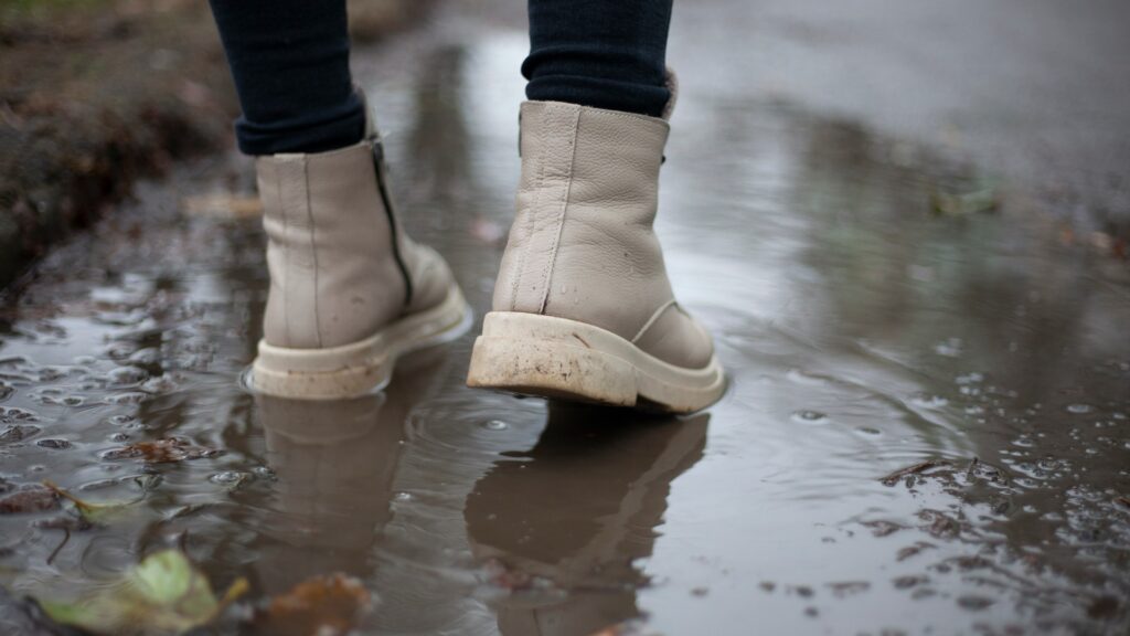 Travel boots